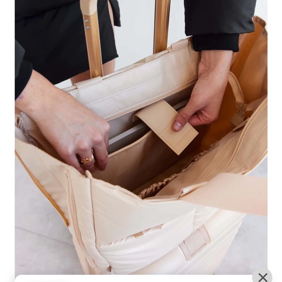 Beis Expandable Tote Bag - Picture 4 of 6